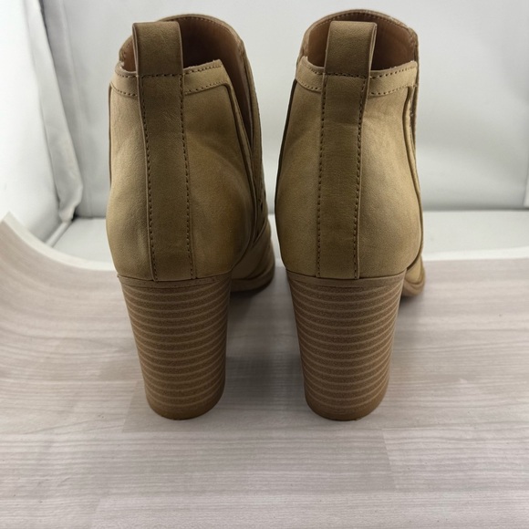 Sofft Tan Ankle Booties with Chunky Heel and Perforated Design - Picture 2 of 6
